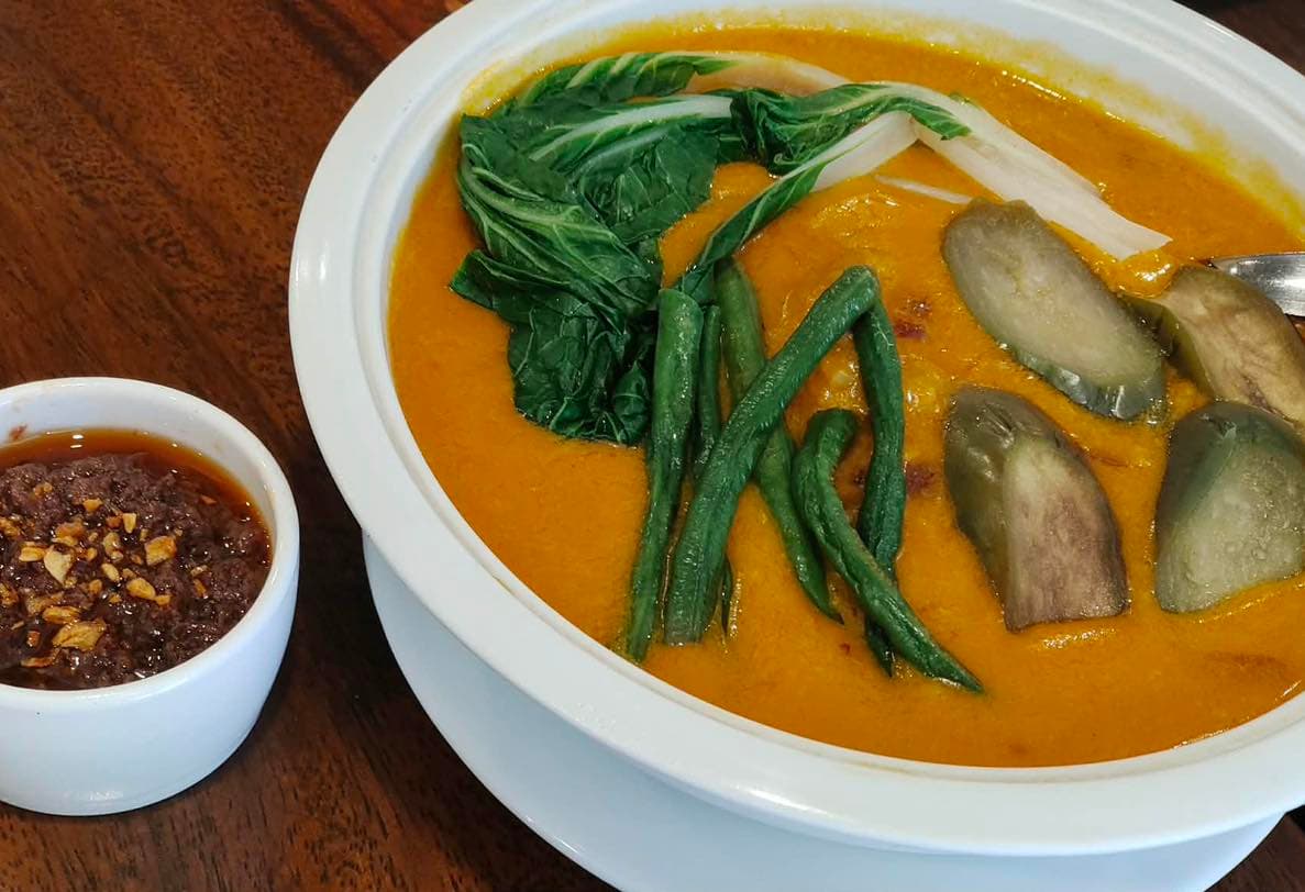 Lula's Signature Kare-Kare